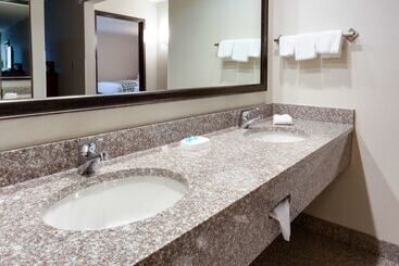 هتل Drury Inn & Suites Nashville Airport
