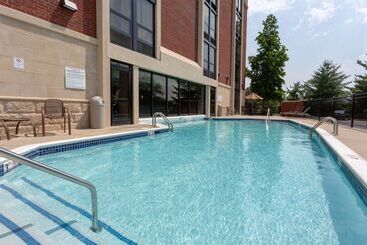 Hotel Drury Inn & Suites Nashville Airport