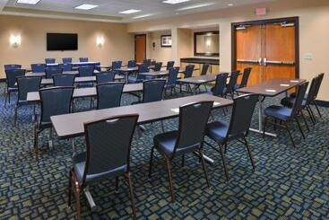 هتل Fairfield Inn And Suites Charleston North/university Area