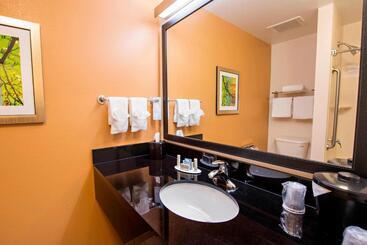هتل Fairfield Inn And Suites Charleston North/university Area