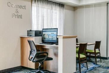 هتل Fairfield Inn & Suites By Marriott Tulsa Central