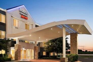 هتل Fairfield Inn & Suites By Marriott Tulsa Central