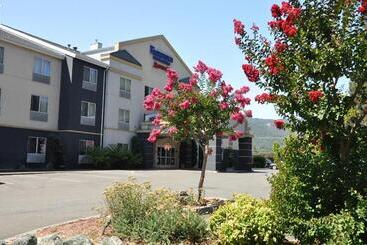 هتل Fairfield Inn & Suites Ukiah Mendocino County