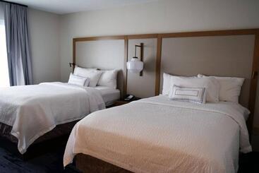 هتل Fairfield By Marriott Youngstown/austintown