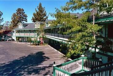 هتل Fireside Lodge