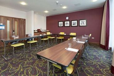 هتل Hampton By Hilton London Luton Airport
