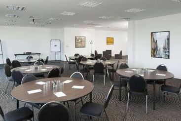 هتل Hampton By Hilton London Luton Airport