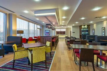 هتل Hampton By Hilton London Luton Airport