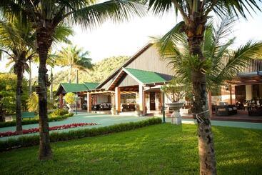 酒店 Infinity Blue Resort & Spa