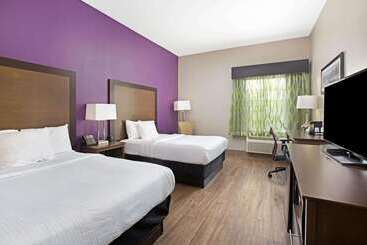 هتل La Quinta By Wyndham Visalia/sequoia Gateway