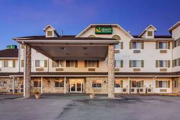 هتل Quality Inn & Suites