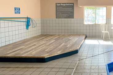 هتل Quality Inn & Suites