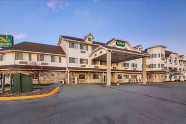 هتل Quality Inn & Suites