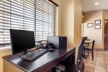 هتل Quality Inn & Suites