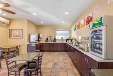 هتل Quality Inn & Suites