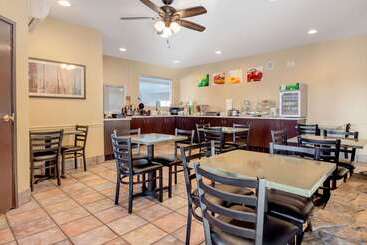 هتل Quality Inn & Suites