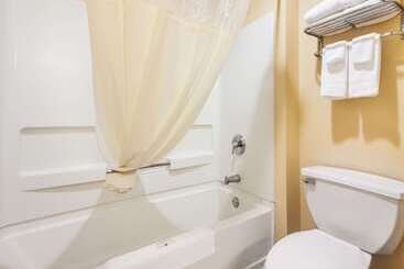 هتل Quality Inn & Suites