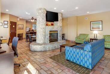 هتل Quality Inn & Suites