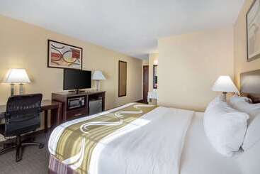 هتل Quality Inn & Suites