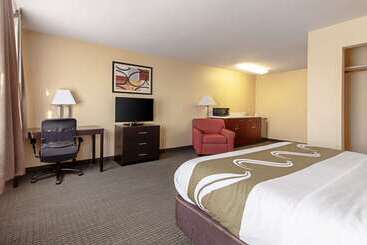 هتل Quality Inn & Suites