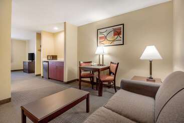 هتل Quality Inn & Suites