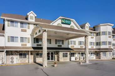 هتل Quality Inn & Suites