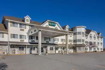هتل Quality Inn & Suites