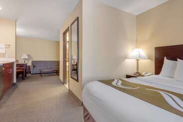 هتل Quality Inn & Suites