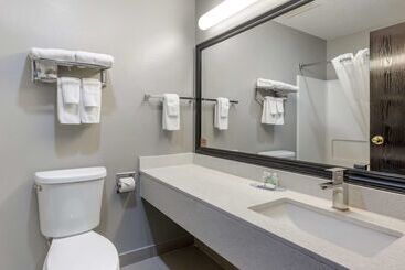هتل Quality Inn & Suites