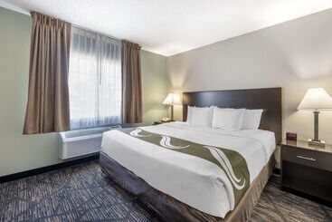 هتل Quality Inn & Suites