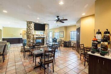 هتل Quality Inn & Suites