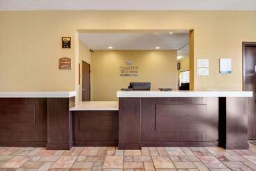 هتل Quality Inn & Suites