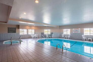 هتل Quality Inn & Suites