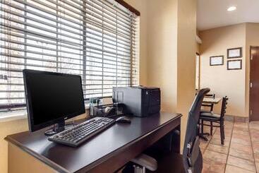 هتل Quality Inn & Suites