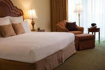 Renaissance Tulsa Hotel & Convention Center