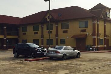 هتل Scottish Inn & Suites Hobby Airport