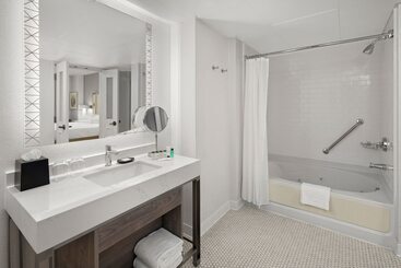 هتل Sheraton Duluth