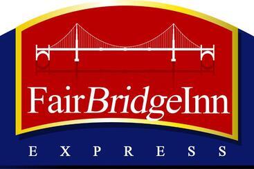ホテル Fairbridge Inn Express North Lima