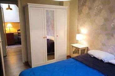 Apartamentos Escarrilla 3000