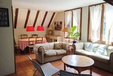 Apartamentos Escarrilla 3000