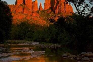 تختخواب و صبحانه A Sunset Chateau
