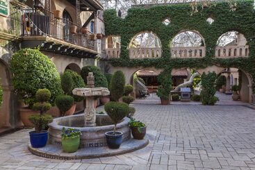 تختخواب و صبحانه A Sunset Chateau