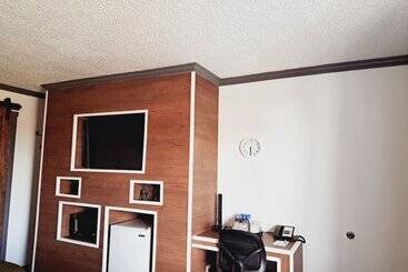 Dunes Motel  Bend