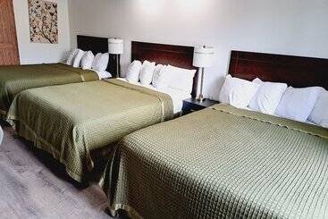 Dunes Motel  Bend