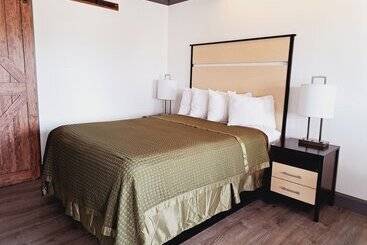 Dunes Motel  Bend