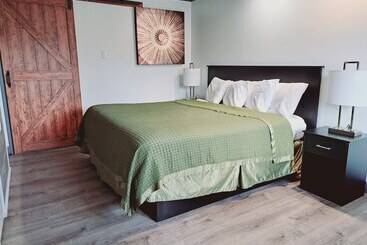 Dunes Motel  Bend