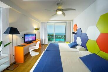 Evenia Zoraida Resort