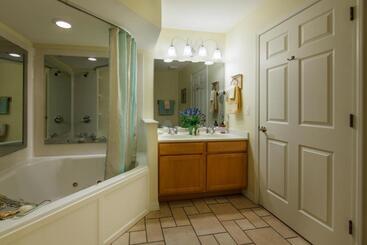 Holiday Inn Club Vacations Holiday Hills Resort At Branson An Ihg