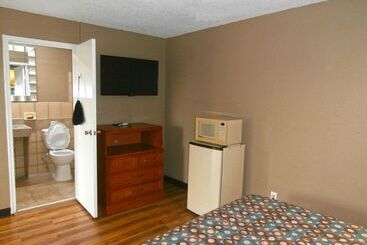 هتل Americas Best Value Inn Savannah