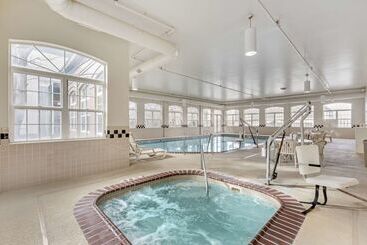Отель Country Inn & Suites By Radisson Elk Grove Village Itasca